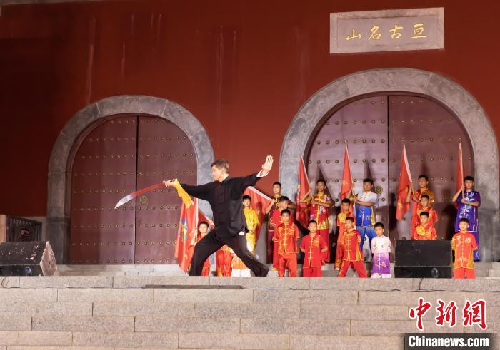 以武会友传承中华武魂：中国·天津盘山武术节盛