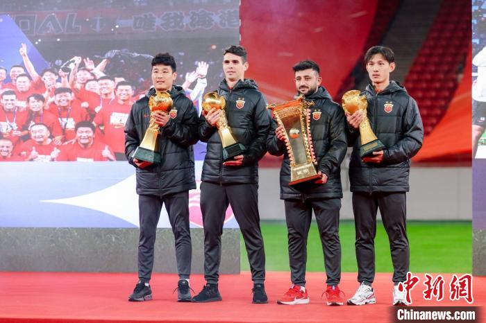 双冠上海海港点亮三星队徽，冀继续加大青训投