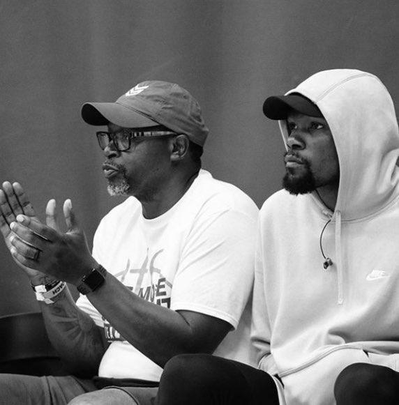 NBA父子外貌神似基因传承引热议