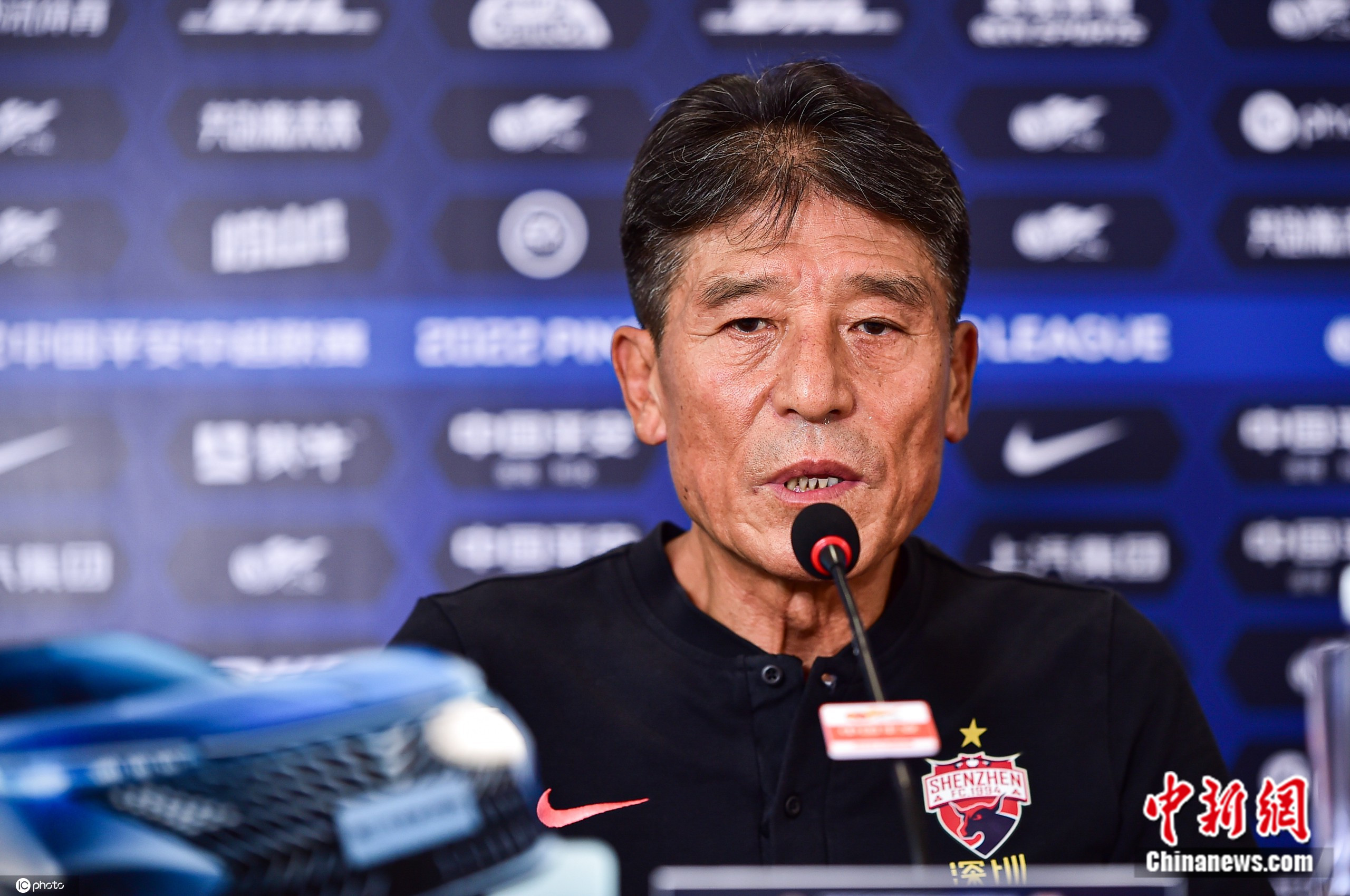 李章洙执教深圳队成第七支球队 66岁仍坚守足球