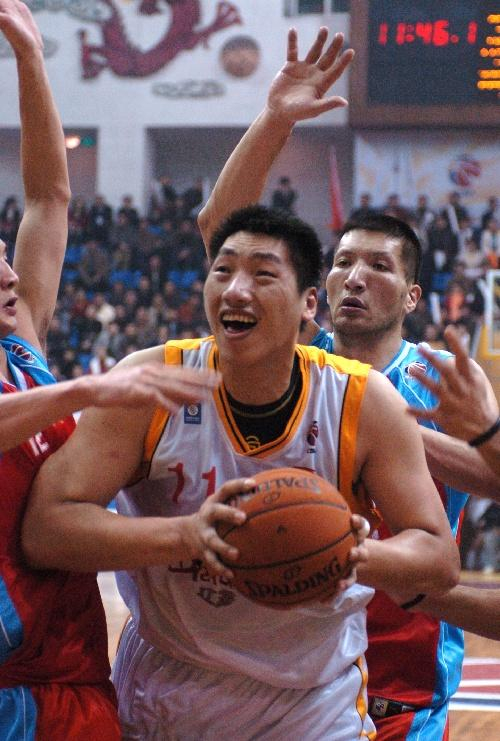 三度加冕CBA常规赛MVP的唐正东：从篮球巨星到球