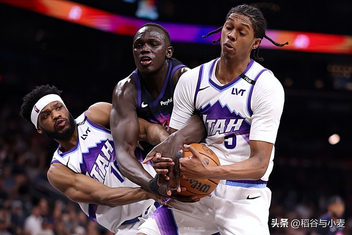 太阳新星马卢阿奇砍下准两双率队大胜爵士创个