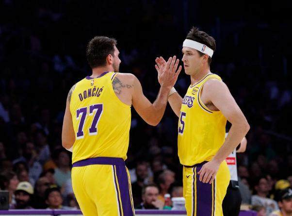 东契奇西班牙接受干细胞移植 湖人双星伤病影响